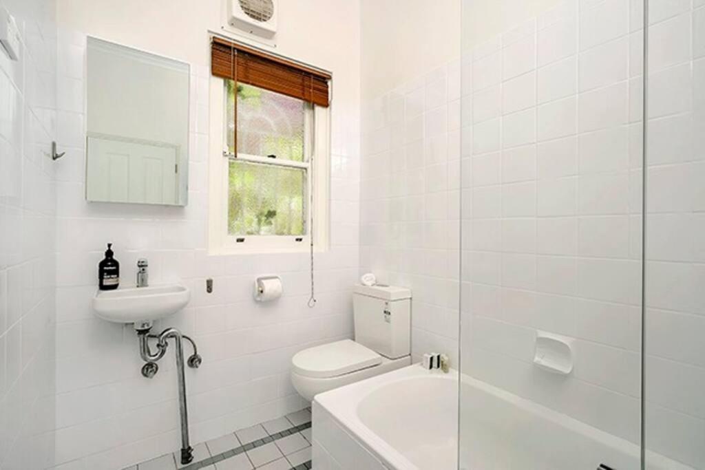 Apartment Hunt1 - Great Family Unit, Spacious Garden Sydney
