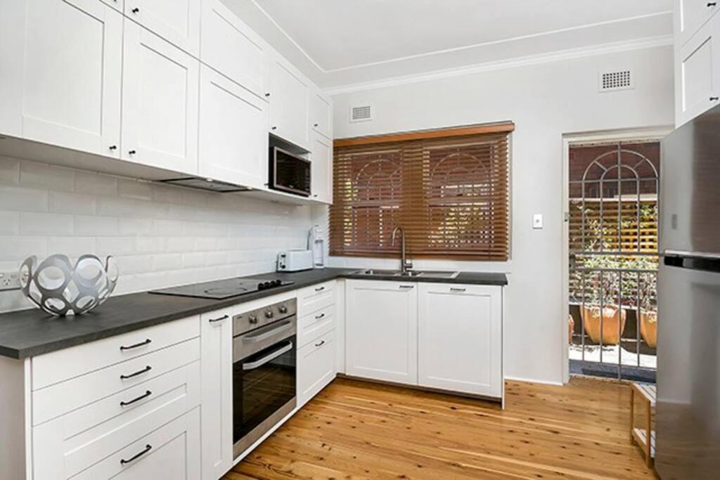 Hunt1 - Great Family Unit, Spacious Garden Apartment